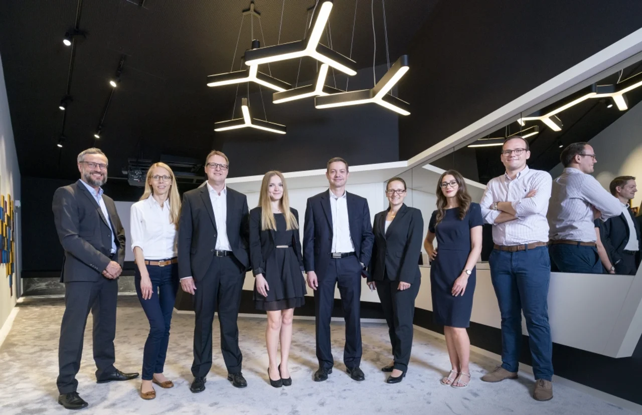 From left to right: Gerd Klevenz, Sabine Hillesheim, Steffen Diel, Alisa Ruths, Klaus Heizmann, Claire Grob-Hemmerich, Zeinab Salman, Jonathan Kluding