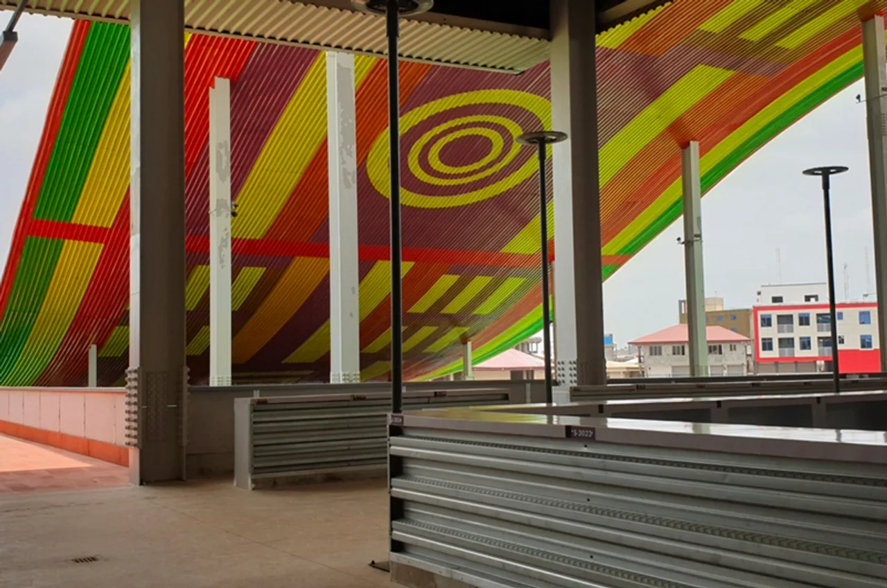 Inside the new Kumasi Market roof structure towards the end of Phase One
